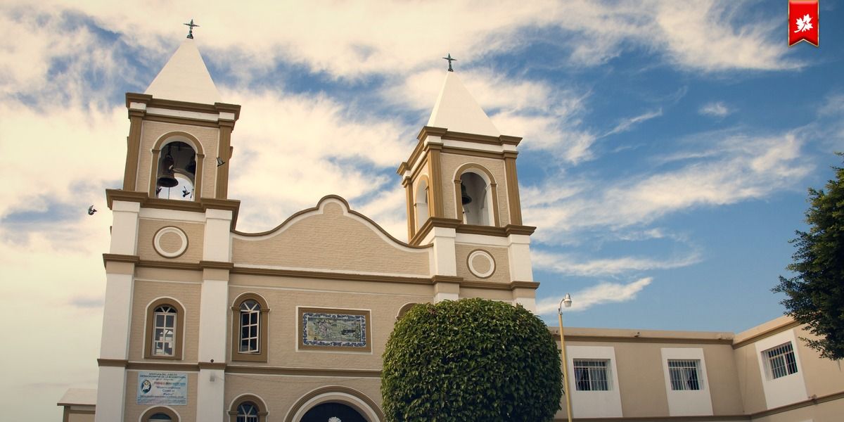 Mission church of San José del Cabo with twin bell towers – airport transfer to Villa La Valencia